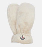 Moncler Logo teddy mittens