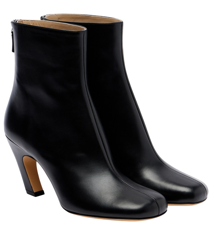 Photo: Le Monde Béryl Leather ankle boots