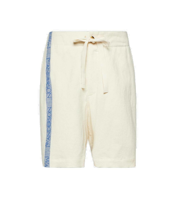 Photo: JW Anderson Logo high-rise cotton and linen shorts