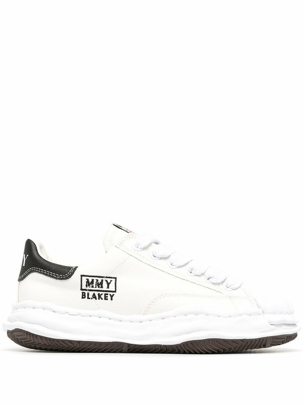 Photo: Maison MIHARA YASUHIRO White Blakey Low Top Sneakers