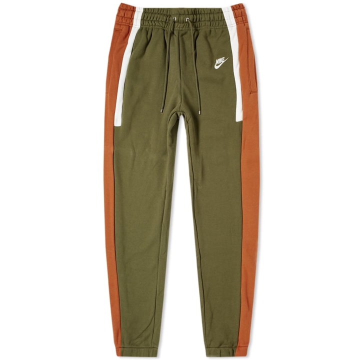 Photo: Nike Re-Issue Track Pant
