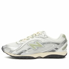 New Balance 204L Sneaker in Silver Metallic