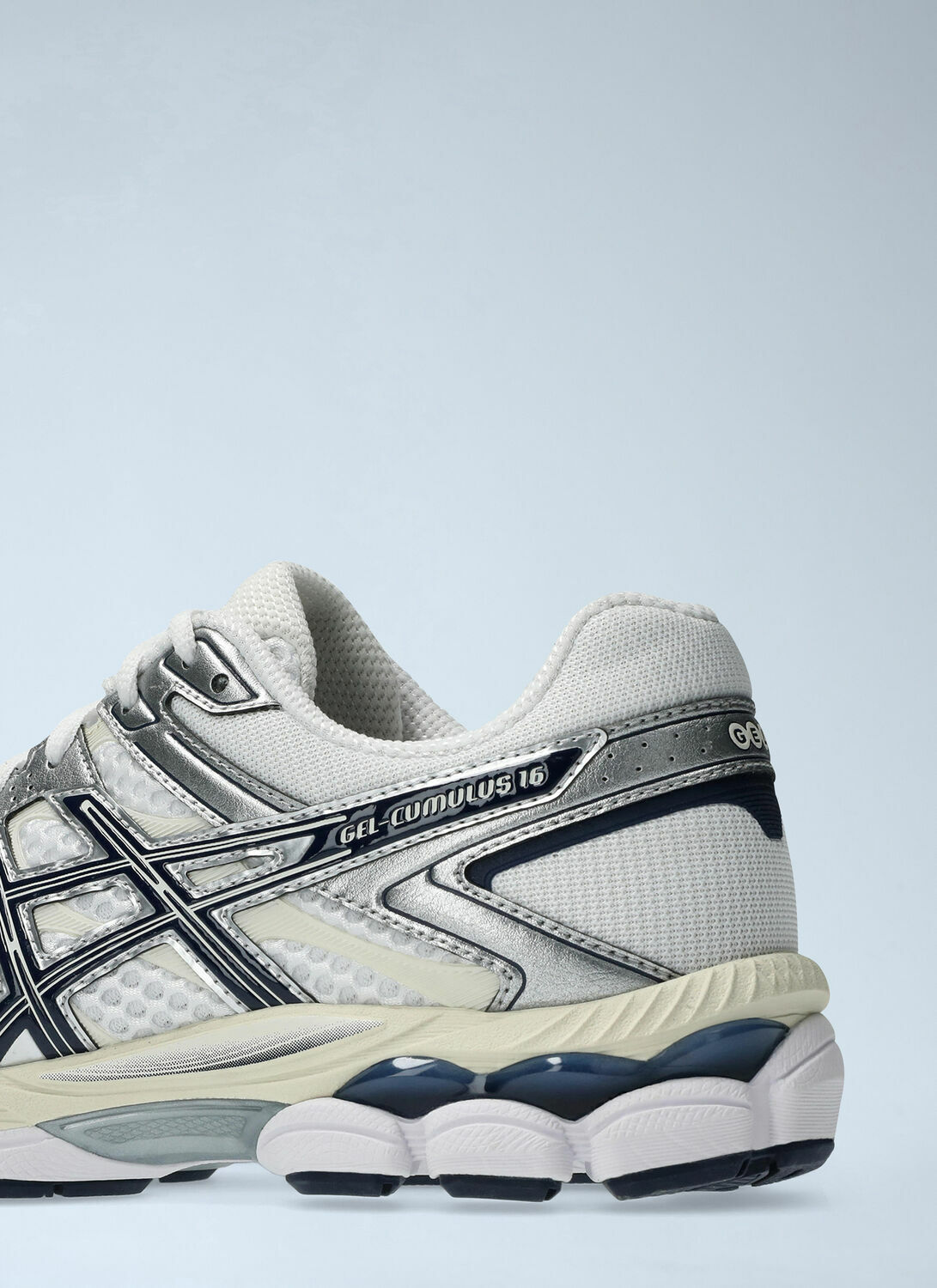 Asics Gel-Cumulus 16 Sneakers