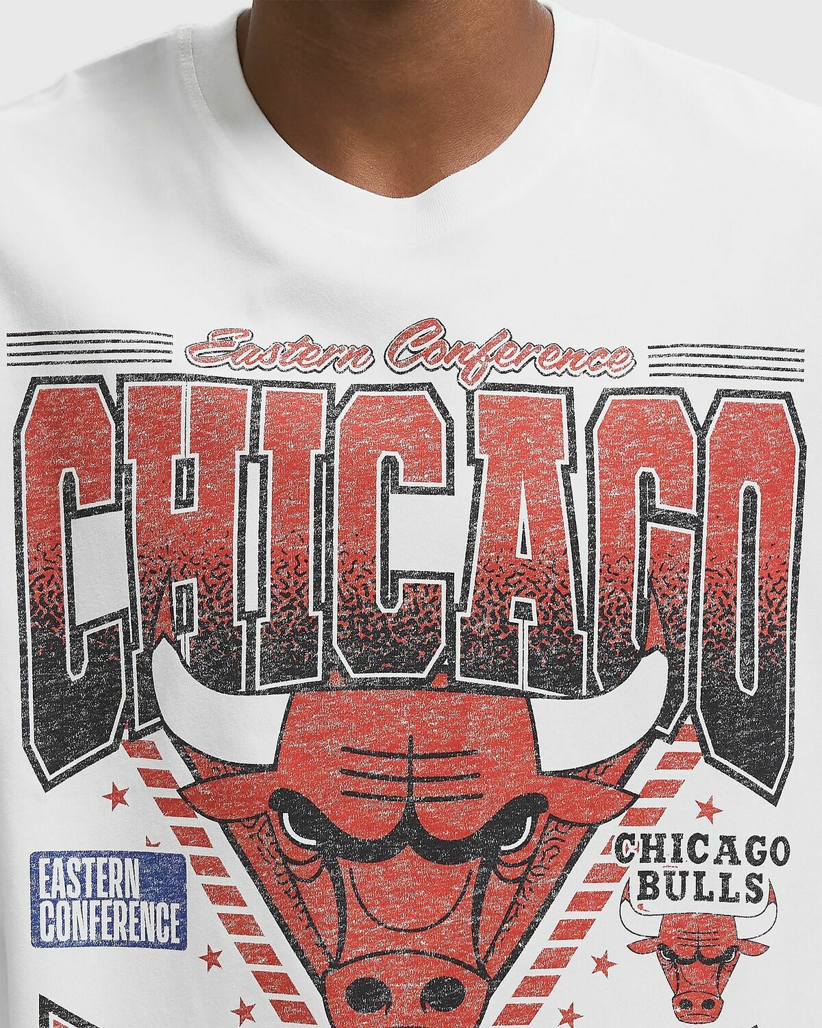 New Era SPTCLAS QTRZP2392 CHICHICAGO BULLS White Mens Shortsleeves/Team Tee
