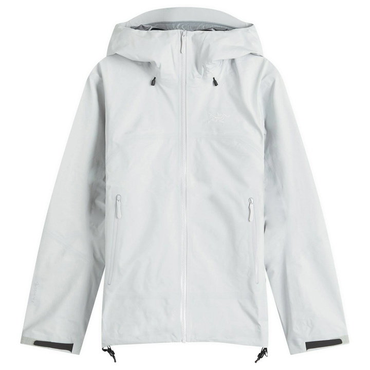 Photo: Arc'teryx Women's Beta SL Jacket W in Solitude