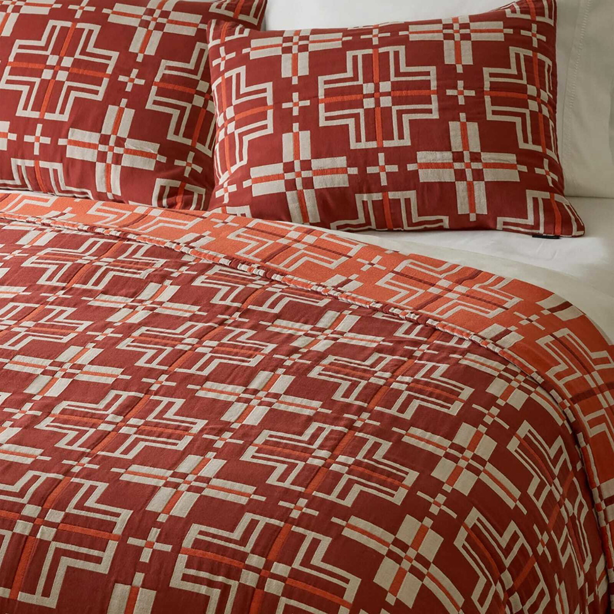 Pendleton Organic Cotton Matelasse Twin Throw in San Marcos 