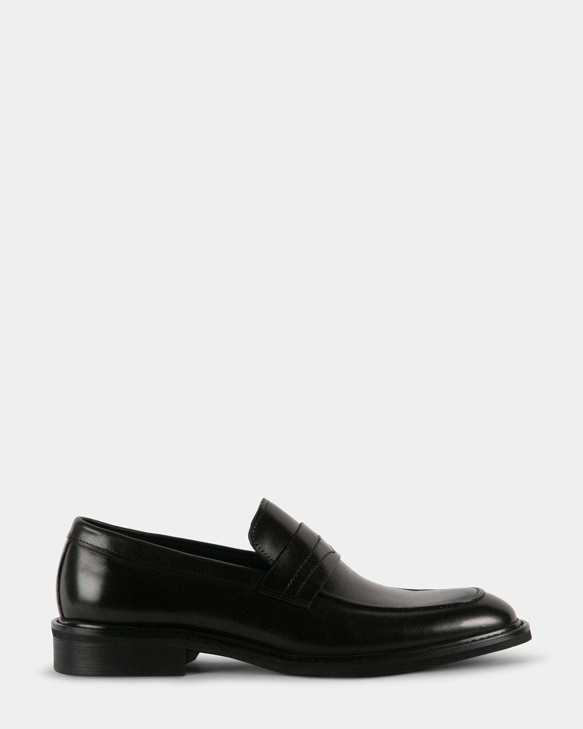 Steve Madden Mammoth Loafers in Black