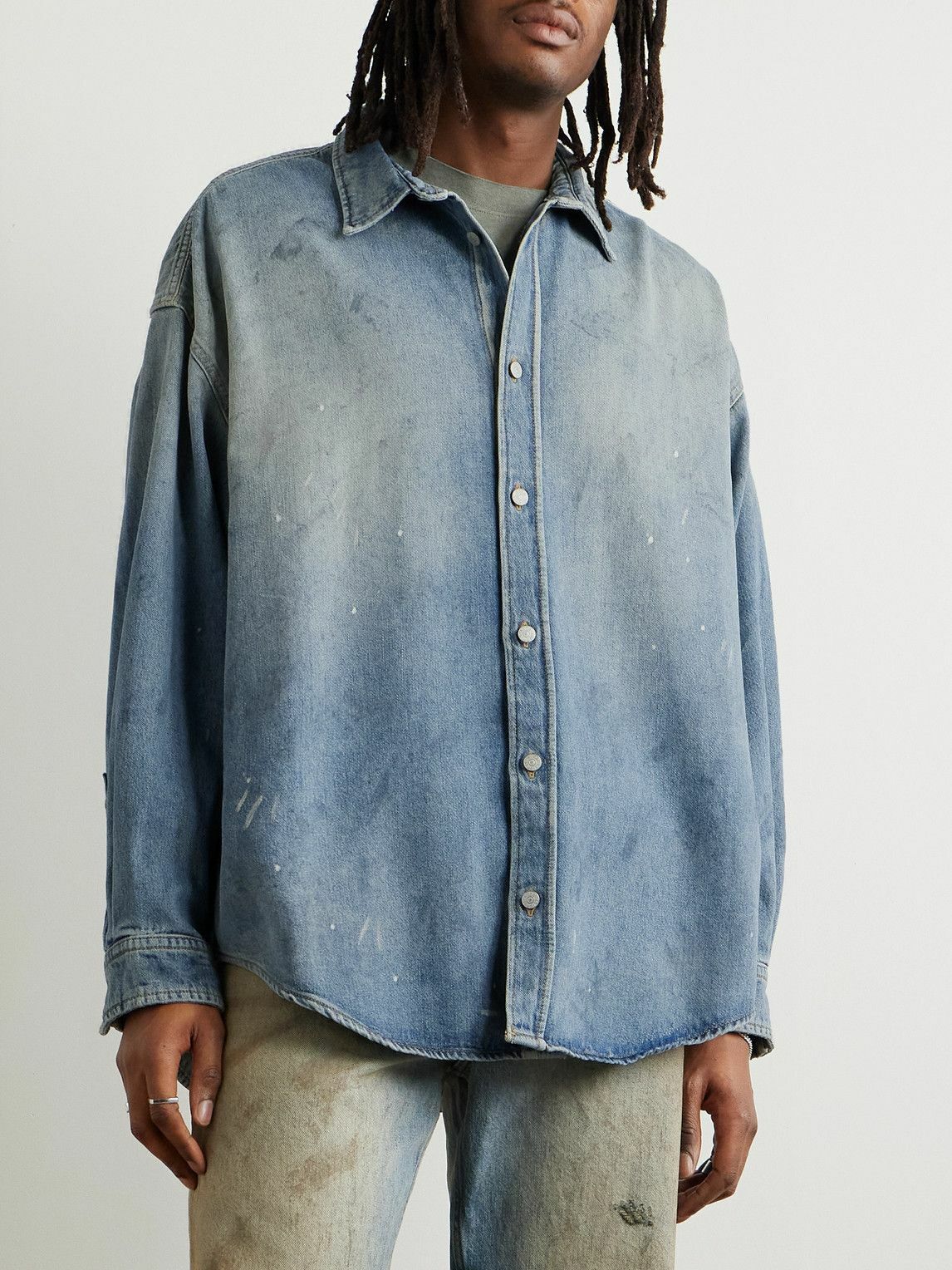 【Acne Studios】ブルー Paint Splatter Tシャツ Acne Studios - Paint-Splattered Organic Denim Shirt - Blue