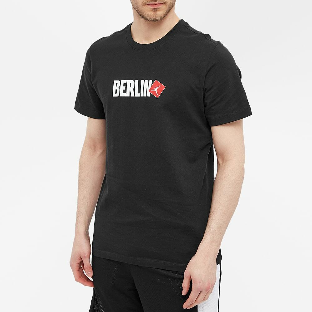 【関税送料込み】Jordan Berlin Box Logo T-Shirt Supreme Berlin Box Logo Tee White » Sneakers Joint