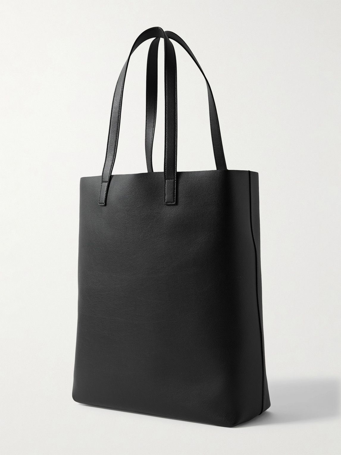 bold shopping bag in grained leather