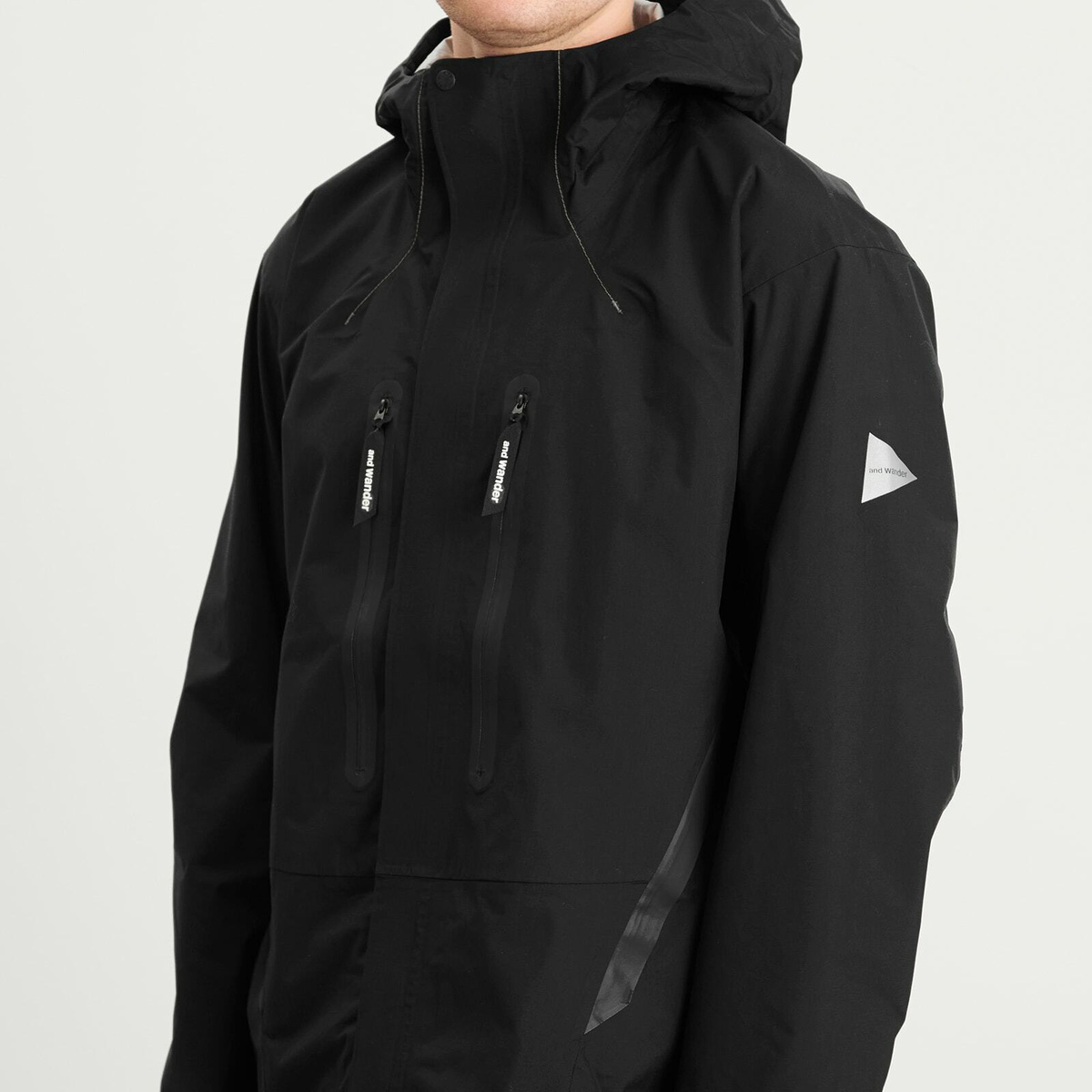 and wander Men's 2.5L Hiker Rain Jacket in Black