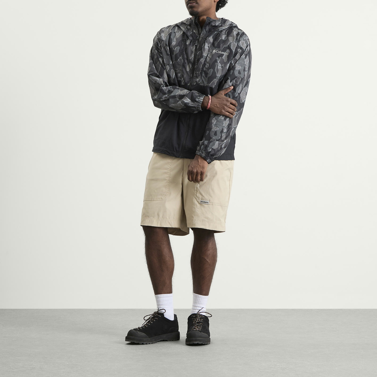 Columbia Men's Spire Valley™ Novelty Windbreaker in Black Treebark