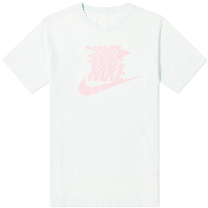 Photo: Nike Vibes Tee