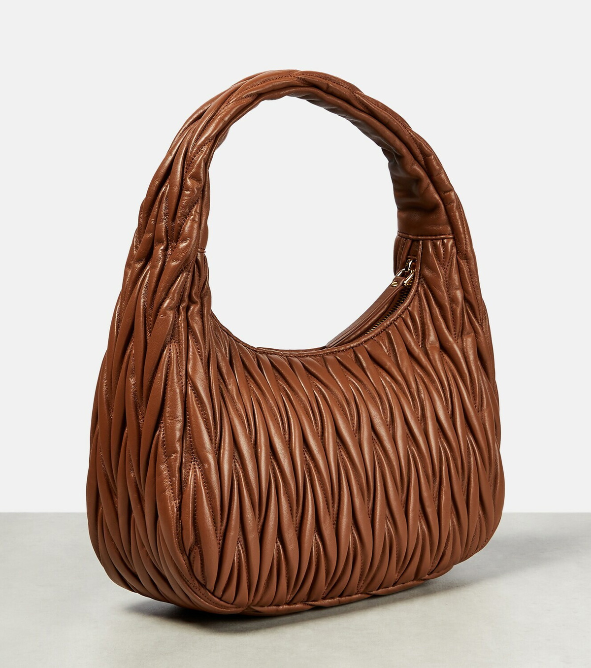 関税込 MiuMiu | Wander leather bag Wander Small leather shoulder bag in brown - Miu Miu | Mytheresa