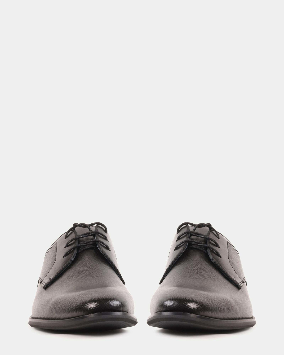 Steve Madden Stinson Dress Shoes in Black