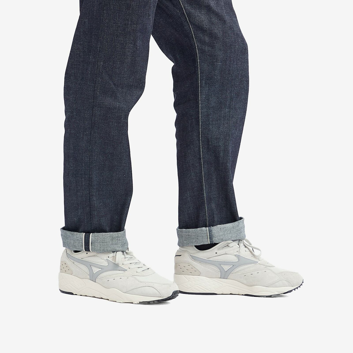 Mizuno Contender Premium Sneakers in Lunar Rock/Ultimate