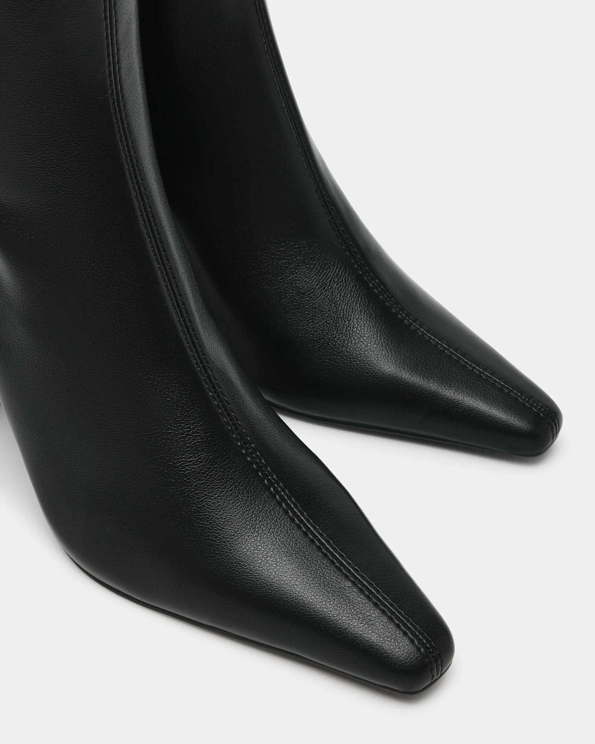 Steve Madden Notta Boots in Black