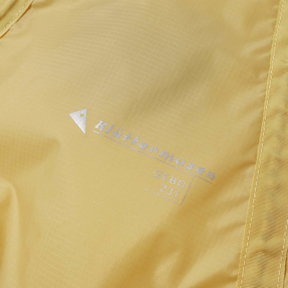 Klättermusen Gebo Lightweight 23L Tote in Chaya Sand 