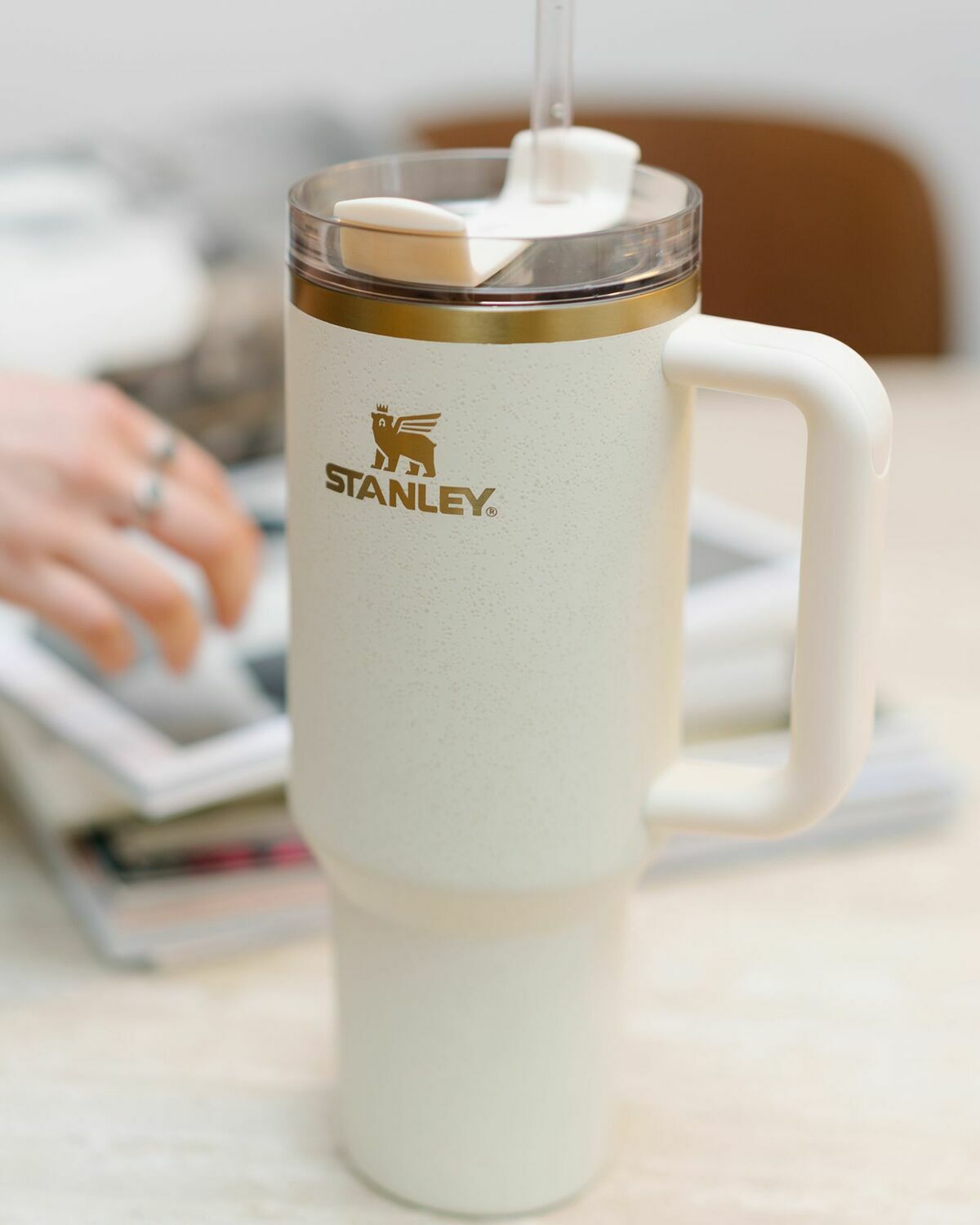 Stanley The Quencher H2.O FlowState™ Tumbler 40 oz Beige Mens Outdoor Equipment/Kitchen- & Tableware