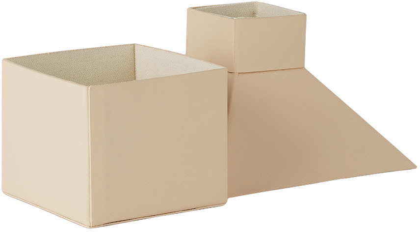 Los Objetos Decorativos Beige Leather Funnel Catchall Basket