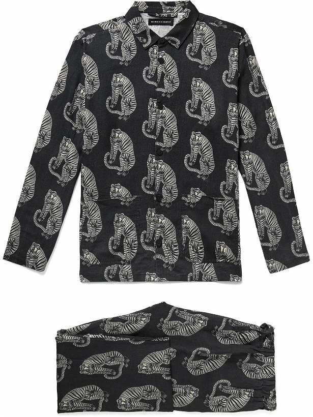 Photo: Desmond & Dempsey - Printed Linen Pyjama Set - Black