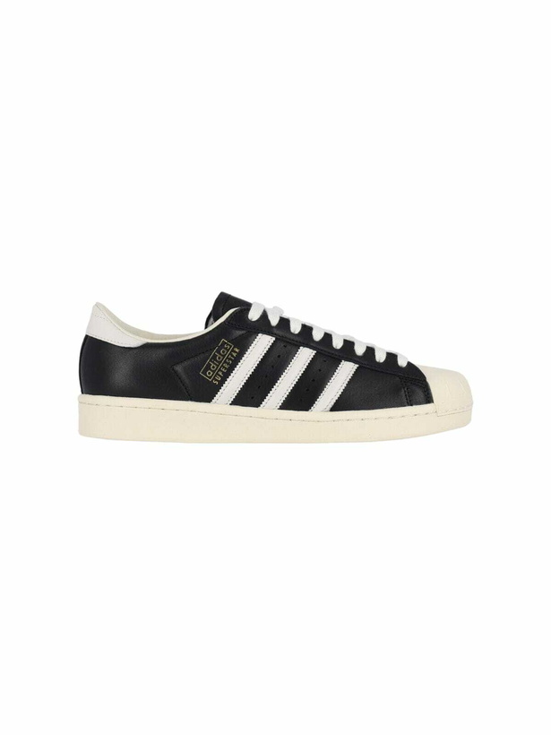 Photo: Adidas superstar Sneakers