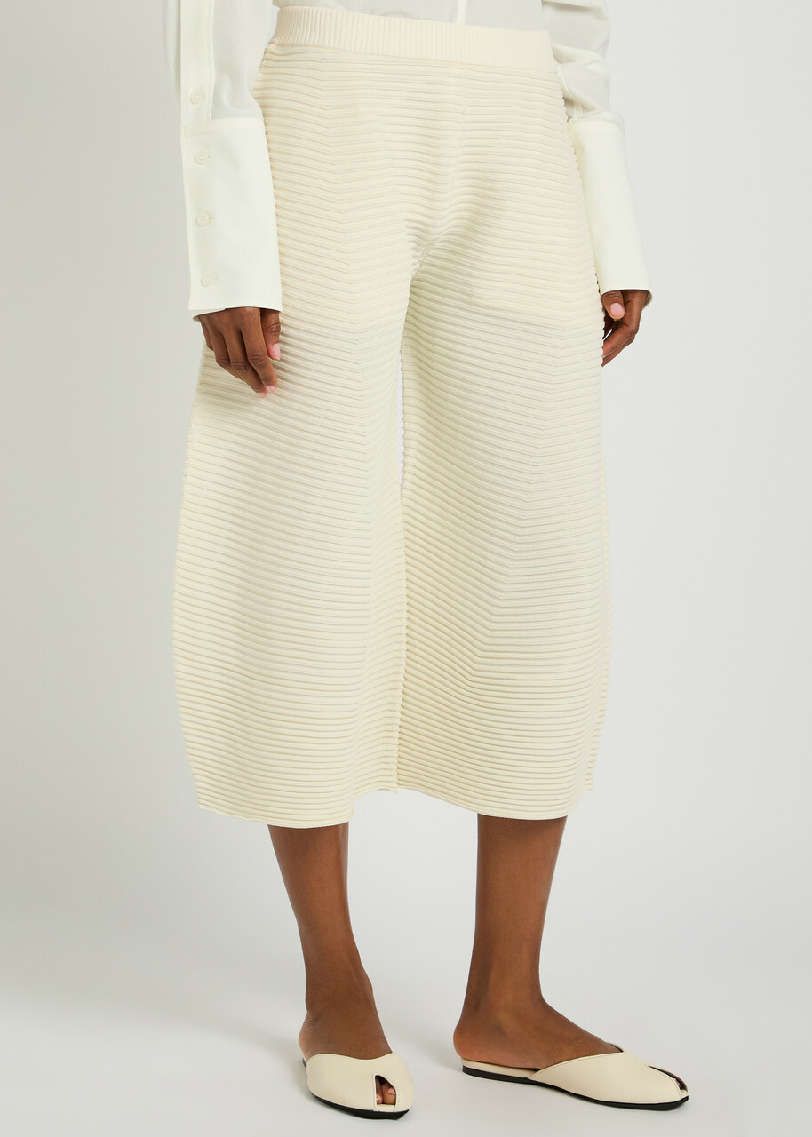 Issey Miyake Corrugated Cropped Ribbed-knit Trousers Off White