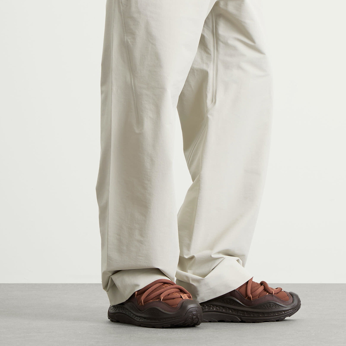 HOKA ONE ONE U Ora Primo Sneaker in Mineral Brown/Cast Iron