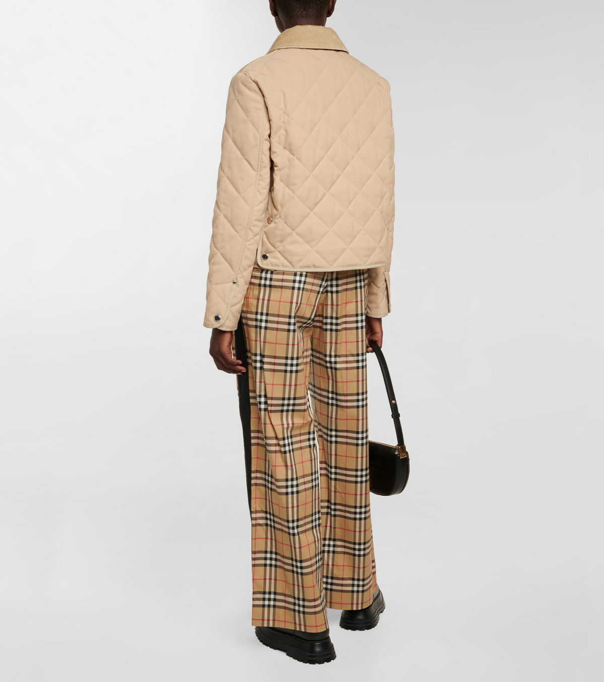 【BURBERRY】チェック quilted gabardine ジャケット Quilted Gabardine Overshirt in Hamper beige - Men | Burberry