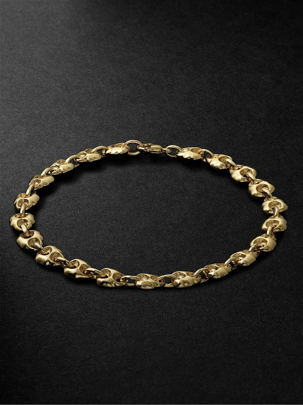 Photo: Luis Morais - Gold Chain Bracelet