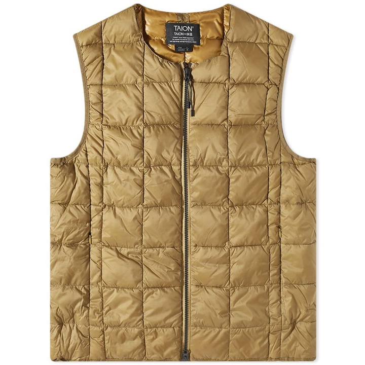 Photo: Taion Men's Crew Neck Zip Down Vest in Beige