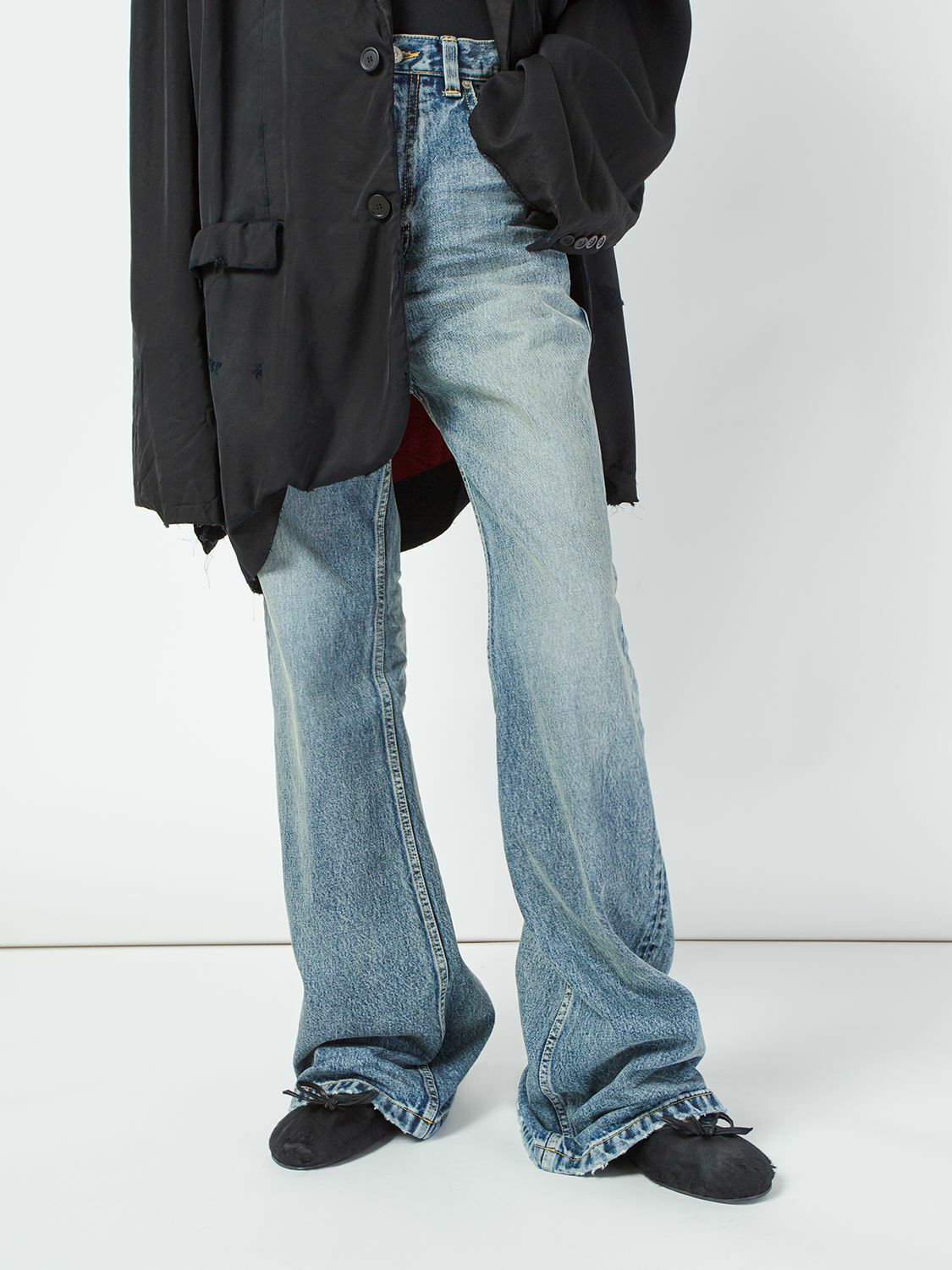 【関税&送料込】Balenciaga Leopold Worn-Out Satin Pumps 19372070_53803467_322.jpg
