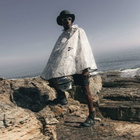 END. x and wander 3L Print Poncho in L.Grey 