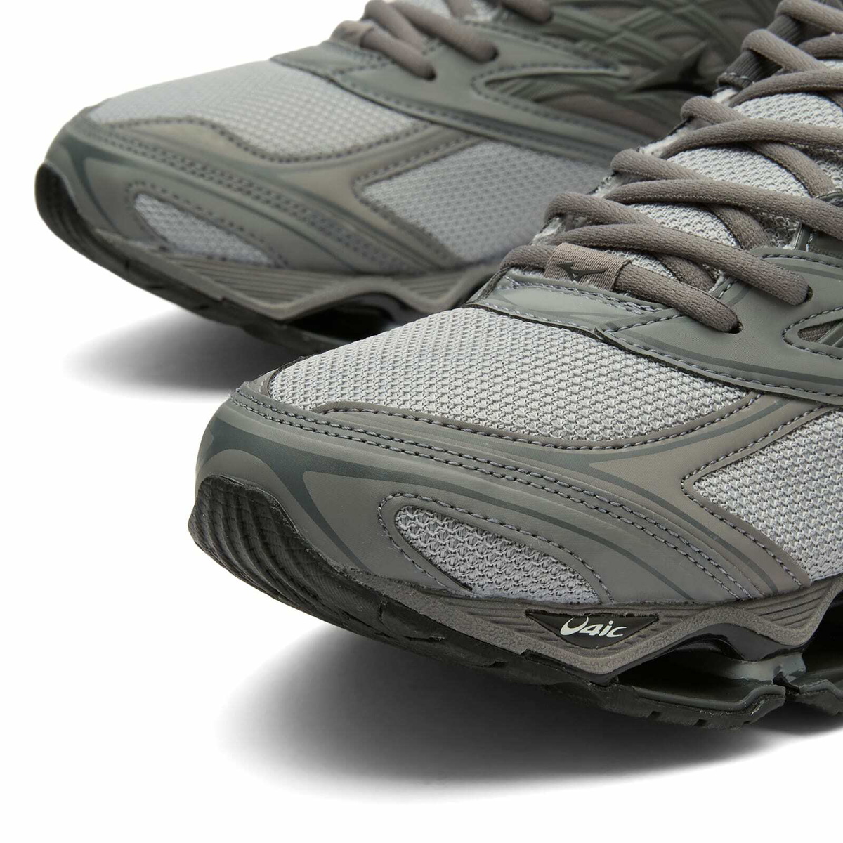 Mizuno WAVE PROPHECY LS Sneaker in Ultimate Gray/Quiet Shade/Black