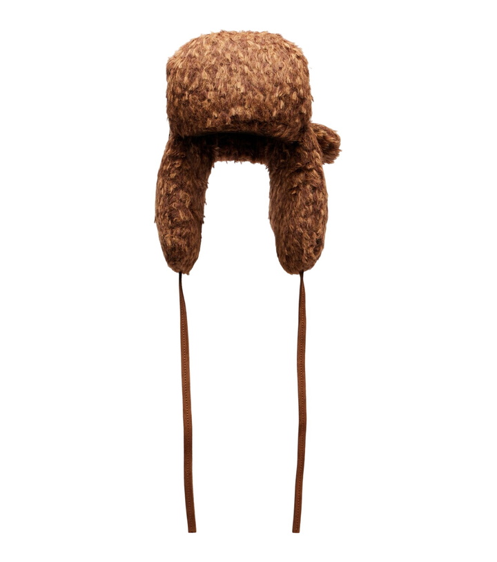 Photo: Ruslan Baginskiy Logo hat