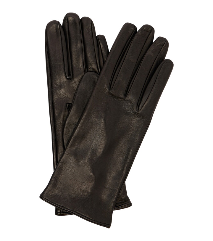 Photo: Nour Hammour Leather gloves
