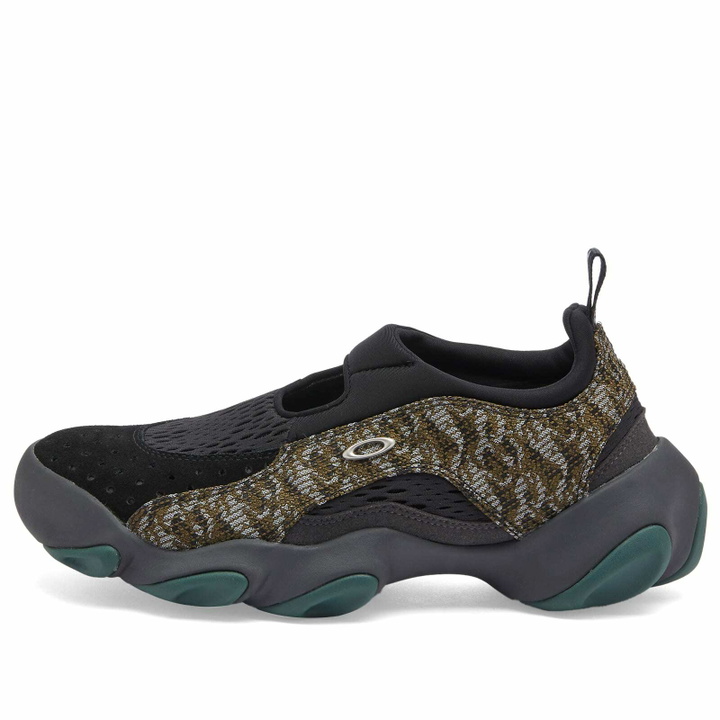 Photo: Oakley Factory Team Men's Jacquard Flesh Sandal in Camo/Black