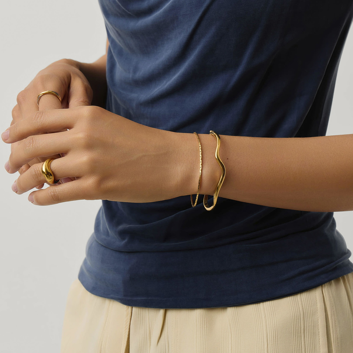 Missoma Women's Molten Classic Hinged Bangle in Gold