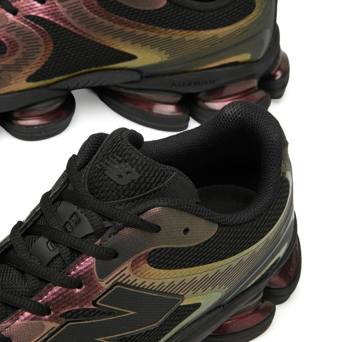 New Balance 2000 Sneaker in Iridescent/Black