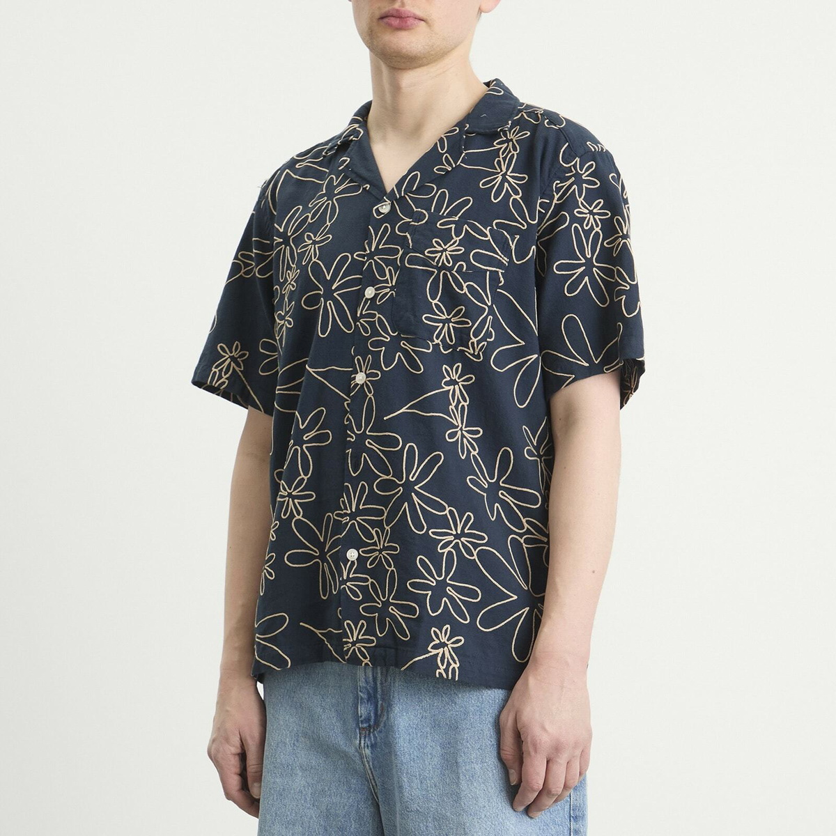 Foret Men's Peer Embroidery Regular Fit Ss Shirt in Navy