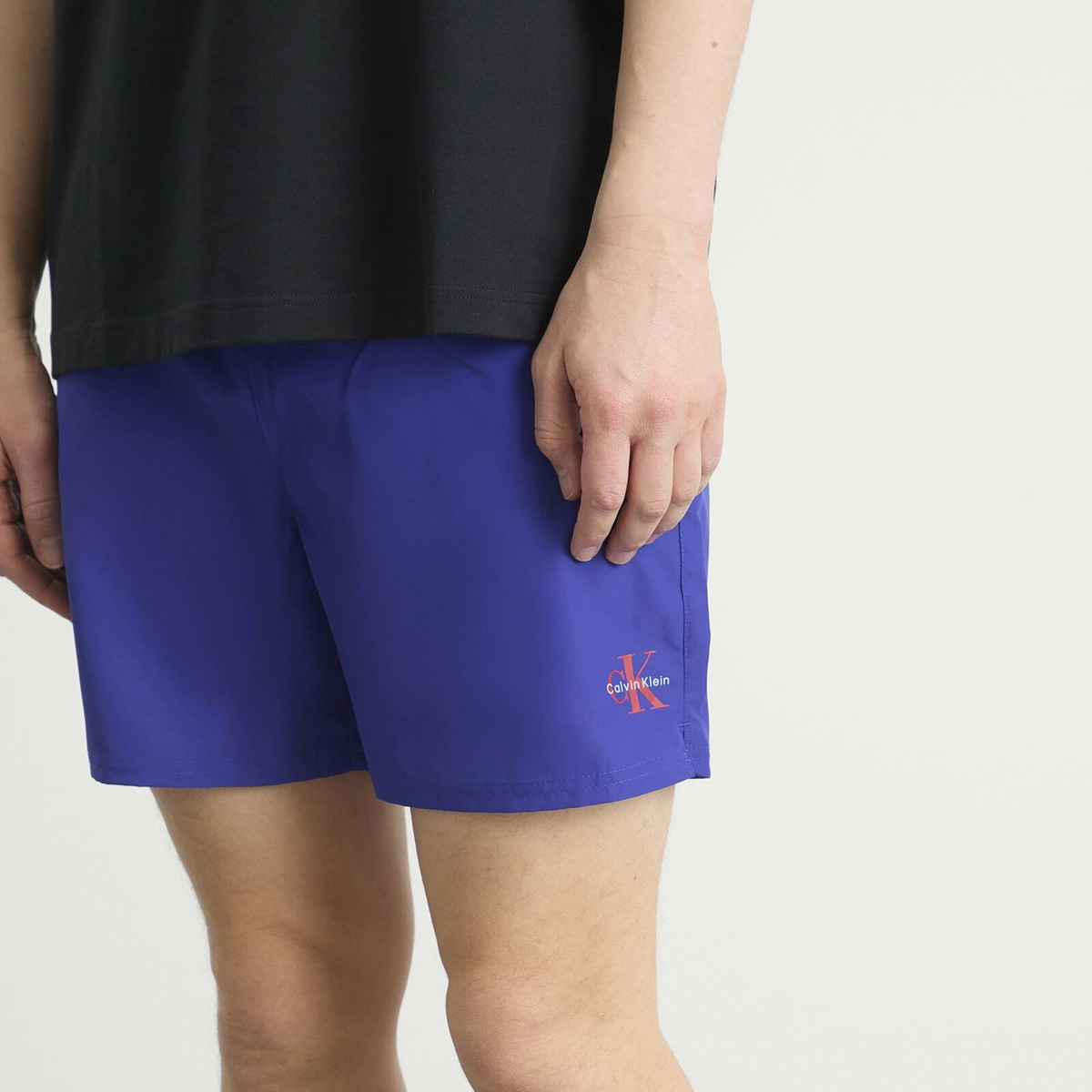 Calvin Klein Men's Medium Drawstring Swim Shorts in Blue River Fog
