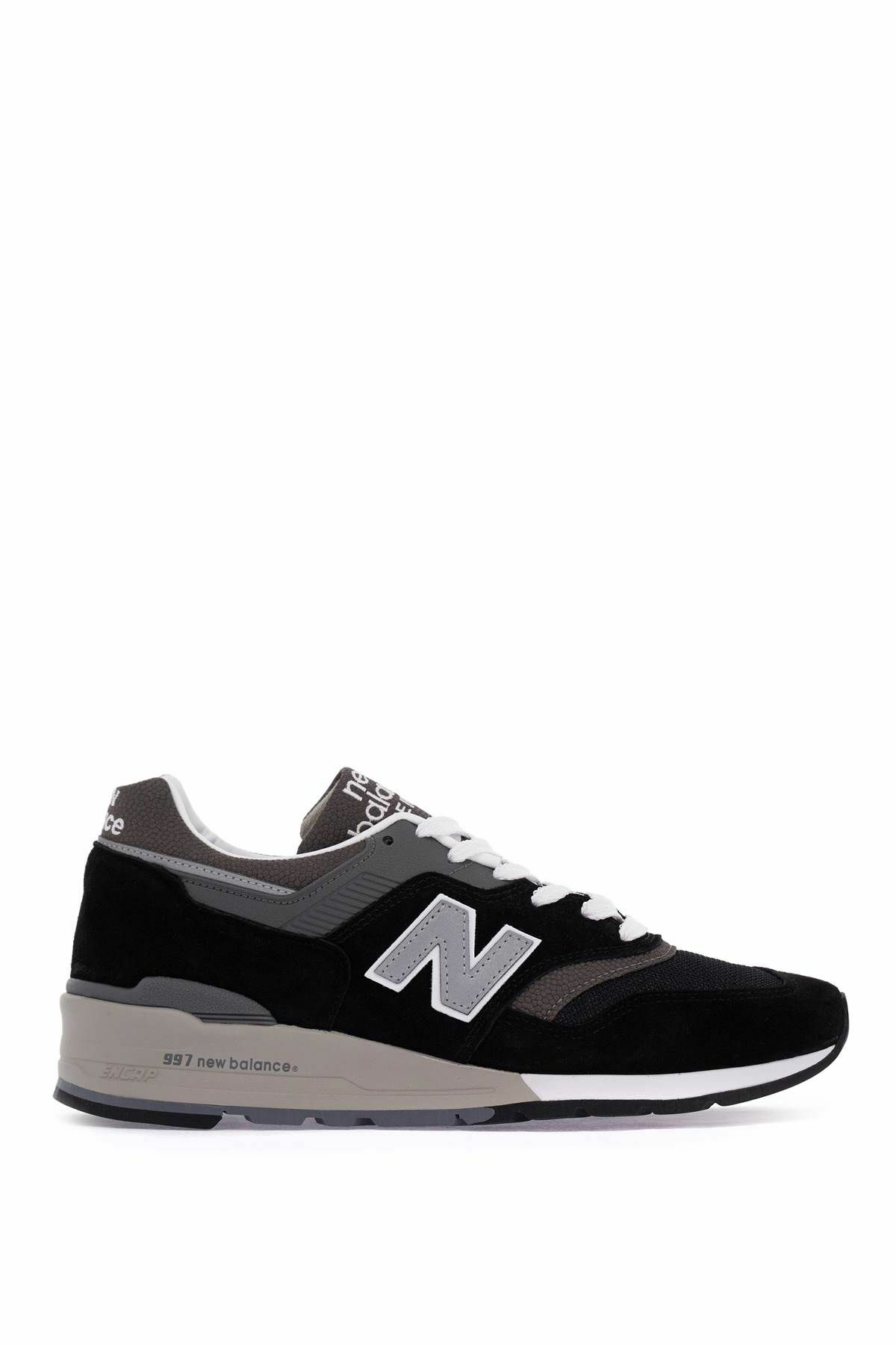 new balance sneakers in black