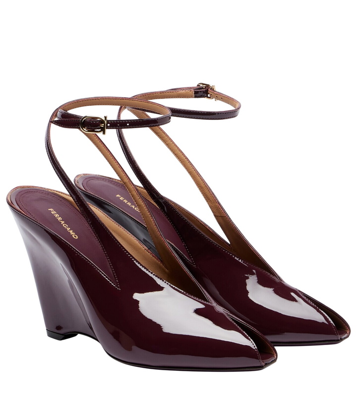 Photo: Ferragamo Arcadia 95 patent leather sandals
