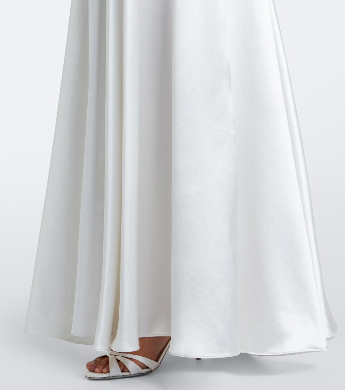 Là Fuori Embellished embroidered silk gown