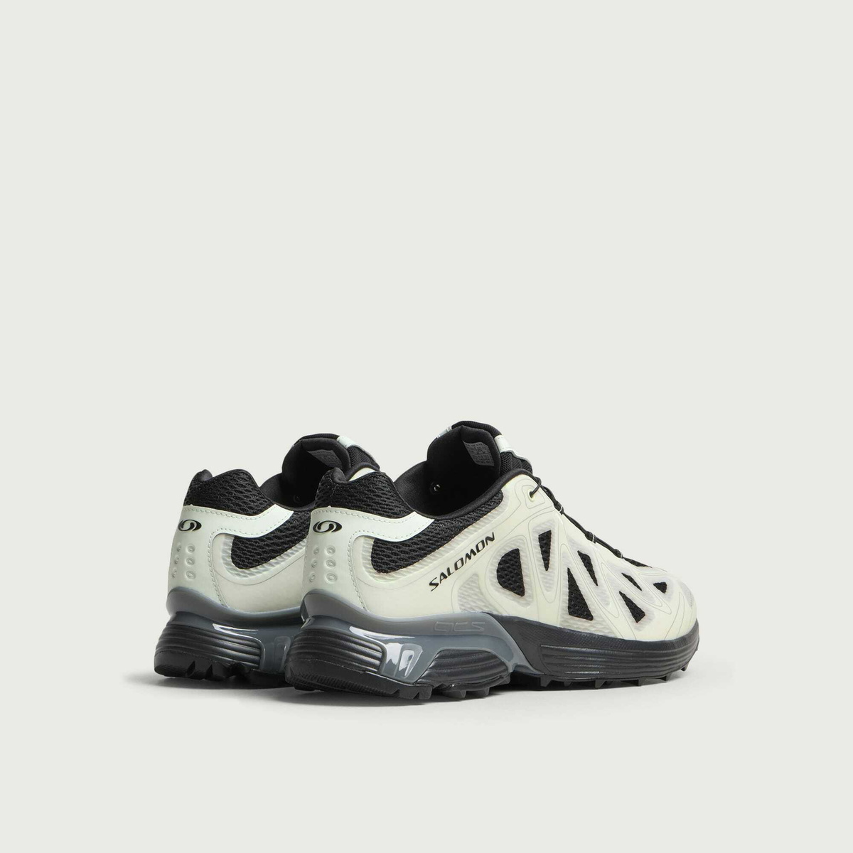 Salomon XT-Whisper Void Sneaker in Black/Aqua/Green