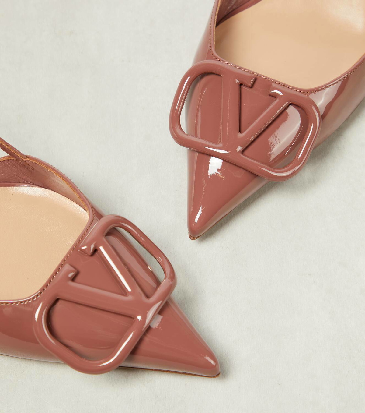 Valentino Garavani VLogo Signature 40 patent leather pumps