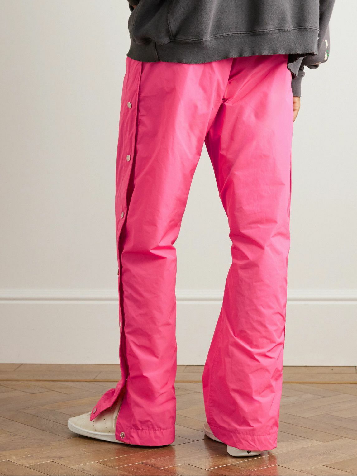 33,067 Light Pink Pants Stock Photos, High-Res Pictures, and Images - Getty  Images