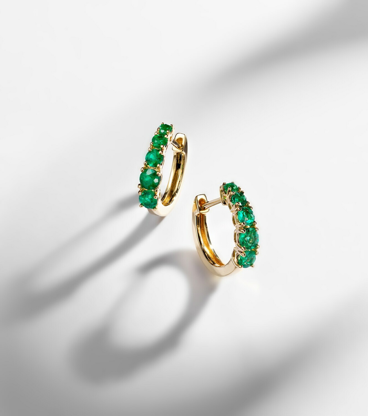 Anita Ko Graduated 18kt gold huggie earrings with emeralds
