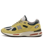 New Balance 991v2 Sneaker in Green