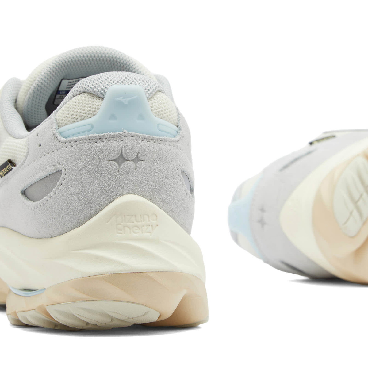 Mizuno x BSTN Wave Rider WAVE RIDER β Gore-tex Sneaker in Snow White/Summer Sand/Harbor Mist